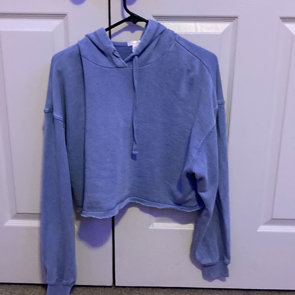 blue crop sweatshirt